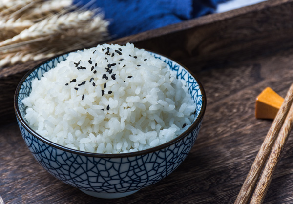 買大米時，先不管貴賤啥牌子，認準米袋“4行字”，就是好大米